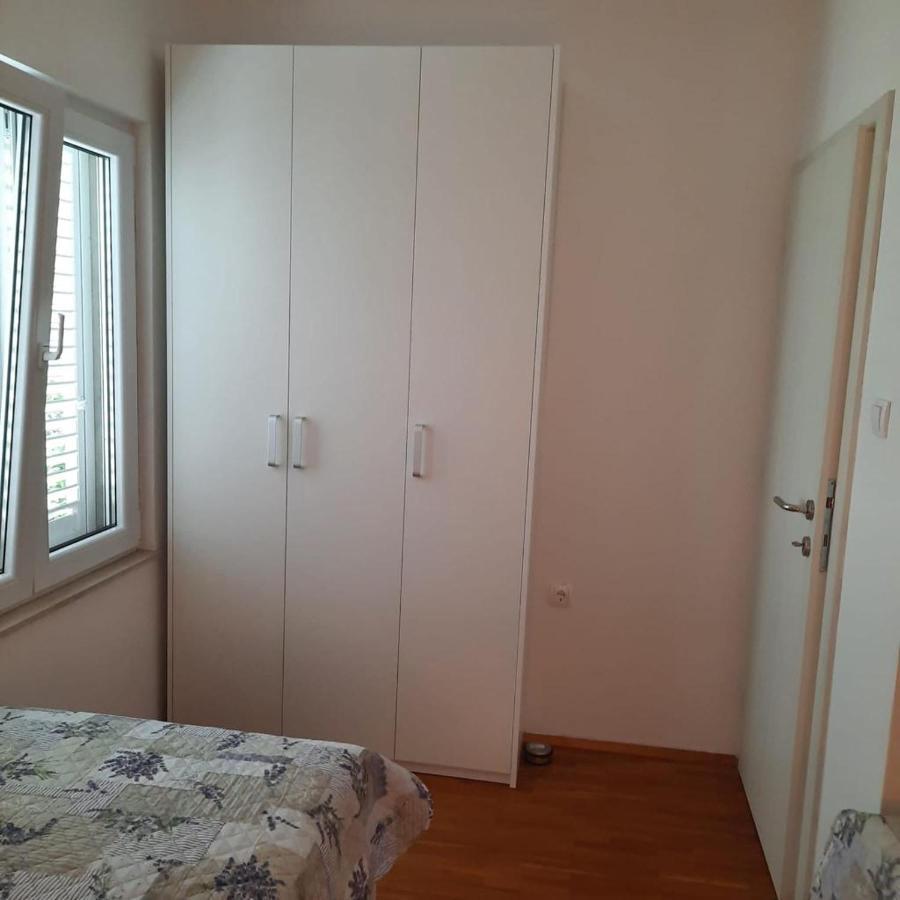 Tara'S Apartman Supetar Extérieur photo