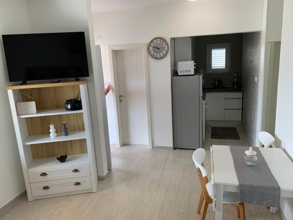 Tara'S Apartman Supetar Extérieur photo