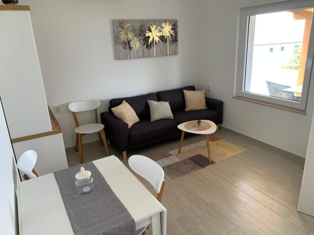 Tara'S Apartman Supetar Extérieur photo