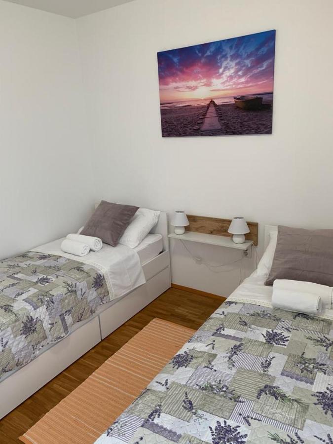 Tara'S Apartman Supetar Extérieur photo